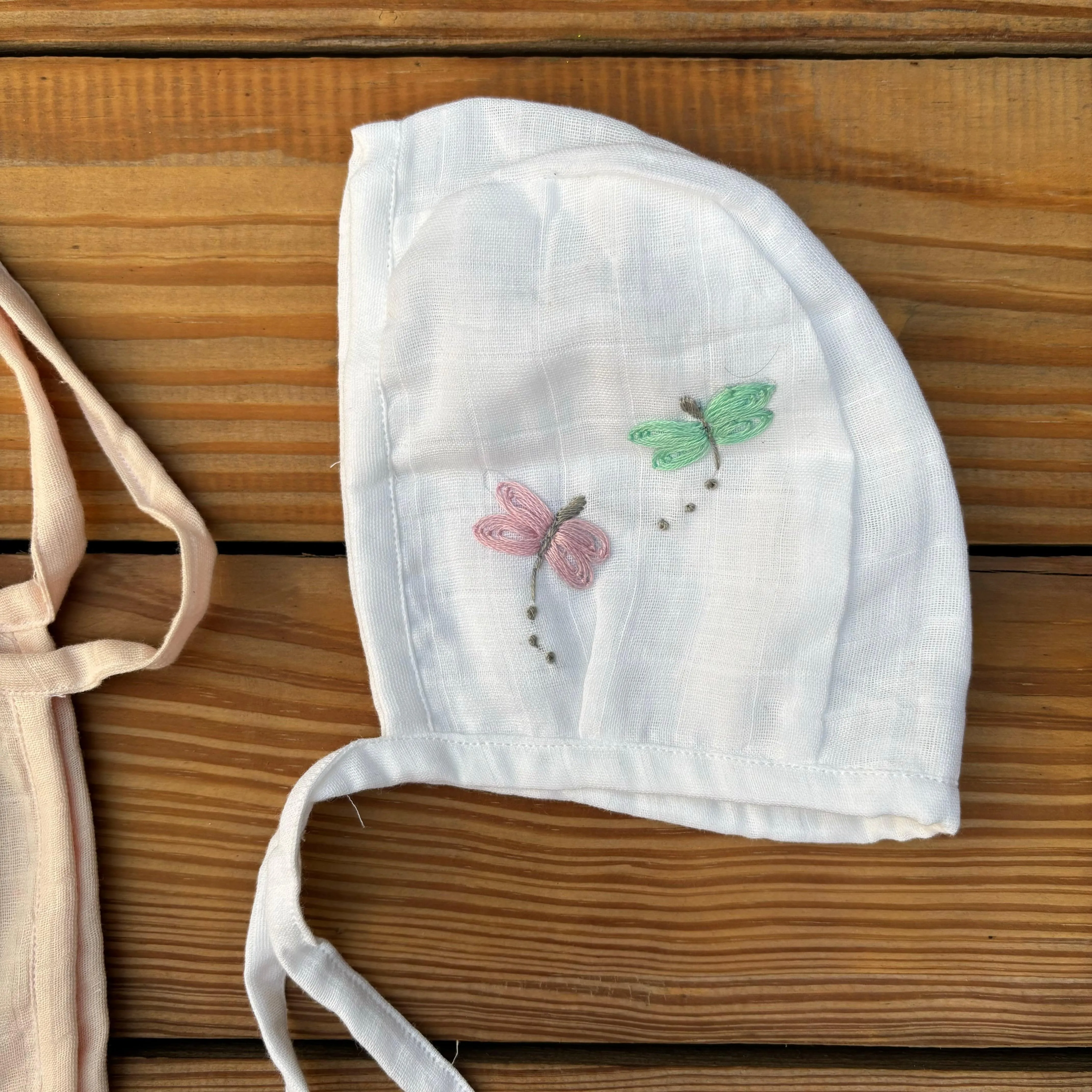 Muslin Newborn Bonnet Caps (Pink & White) Without Frills