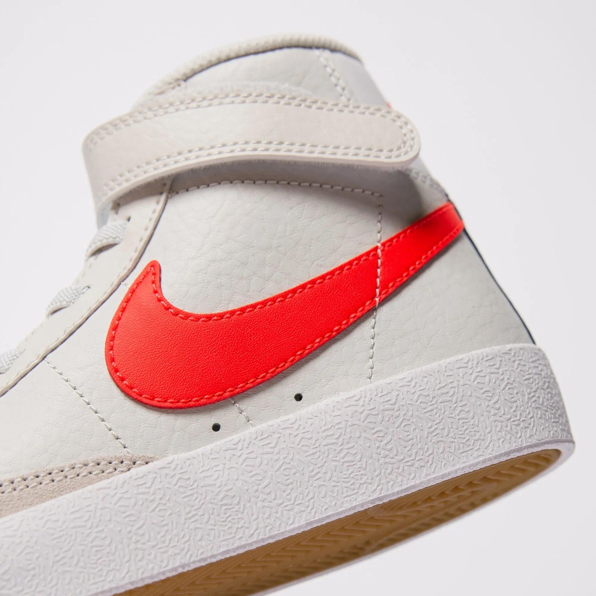 Nike Blazer Mid '77 (Platinum Tint   Bright Crimson)
